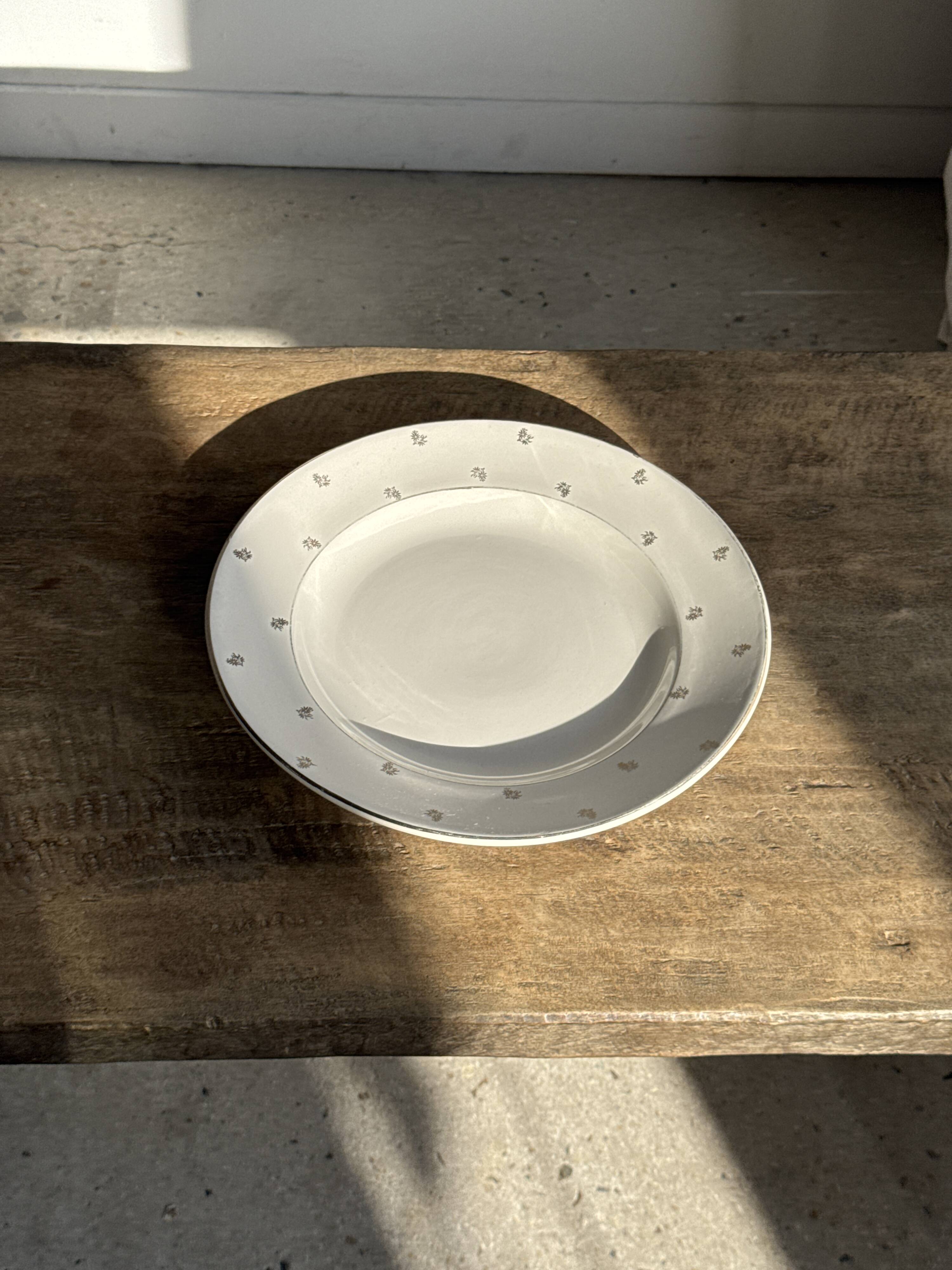 Circular plate model Nico gold Digoin Sarreguemines D30.5