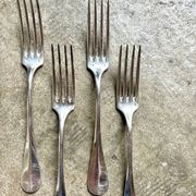 4 fourchettes en métal argenté