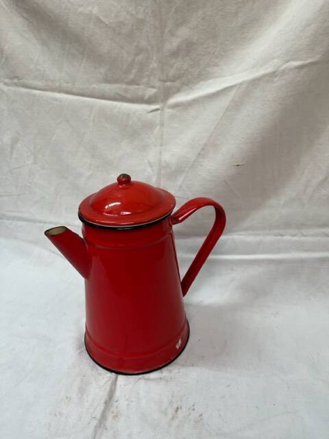 Red enameled iron coffee maker 1940