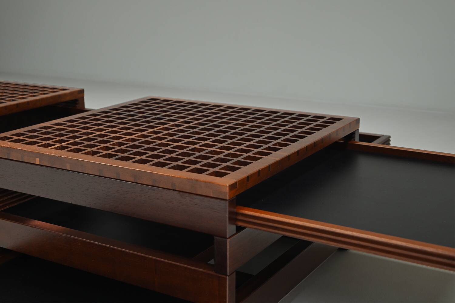 Set of 2 Tetra tables by Bernard Vuarnesson for Bellato, 1980s Italy.