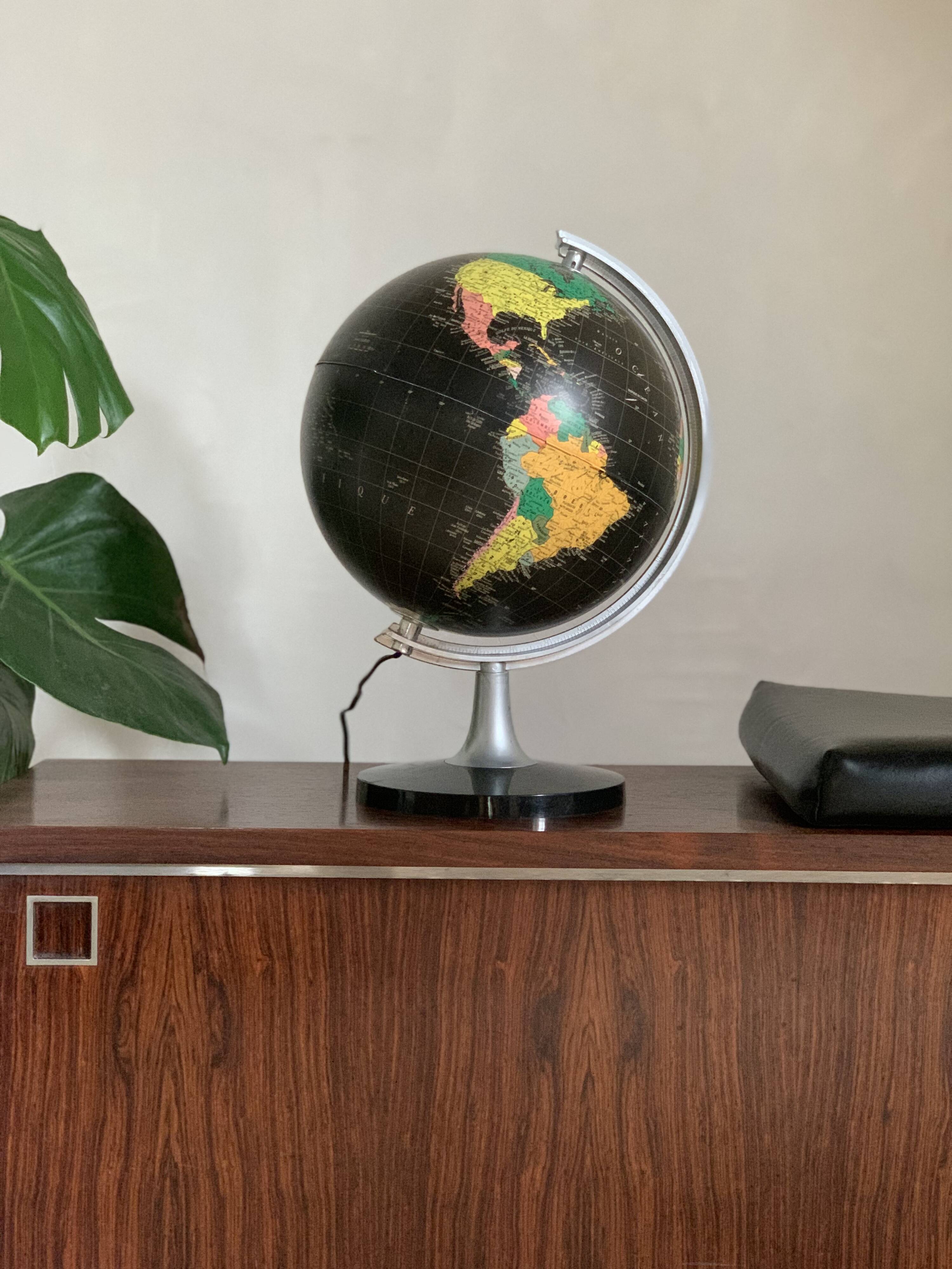 Black world map globe