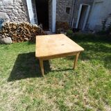 Firm table spindles feet 128cm