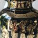 Vase Amphore Grec forme boule. Signé Kratimenos..scènes de vie mythologie Grecques , inclusions or 24 carats. Haut 21 cm