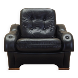 Black armchair, Italian design, 1980s, manufacture: Italy