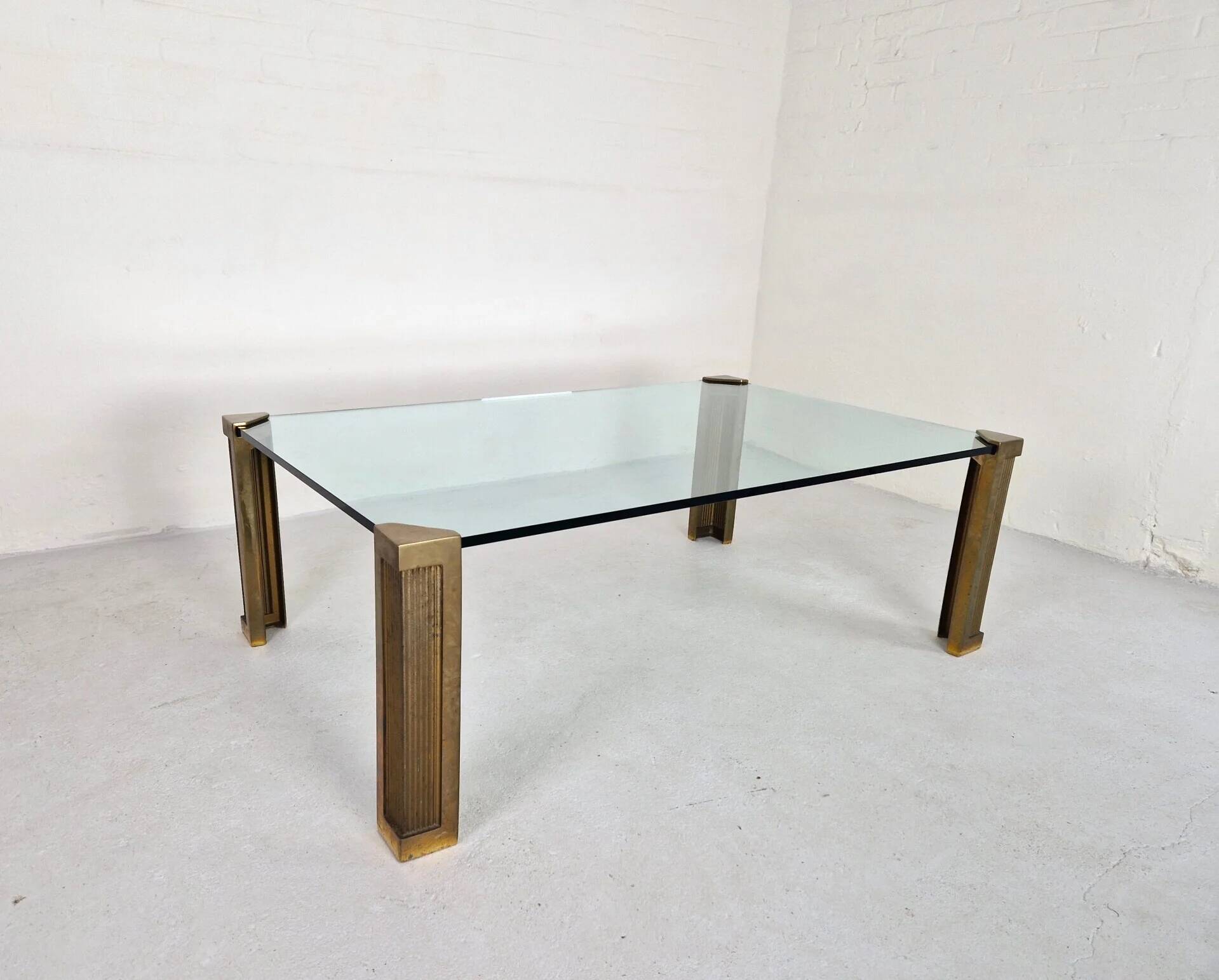 Table basse 'T14' de Peter Ghyczy