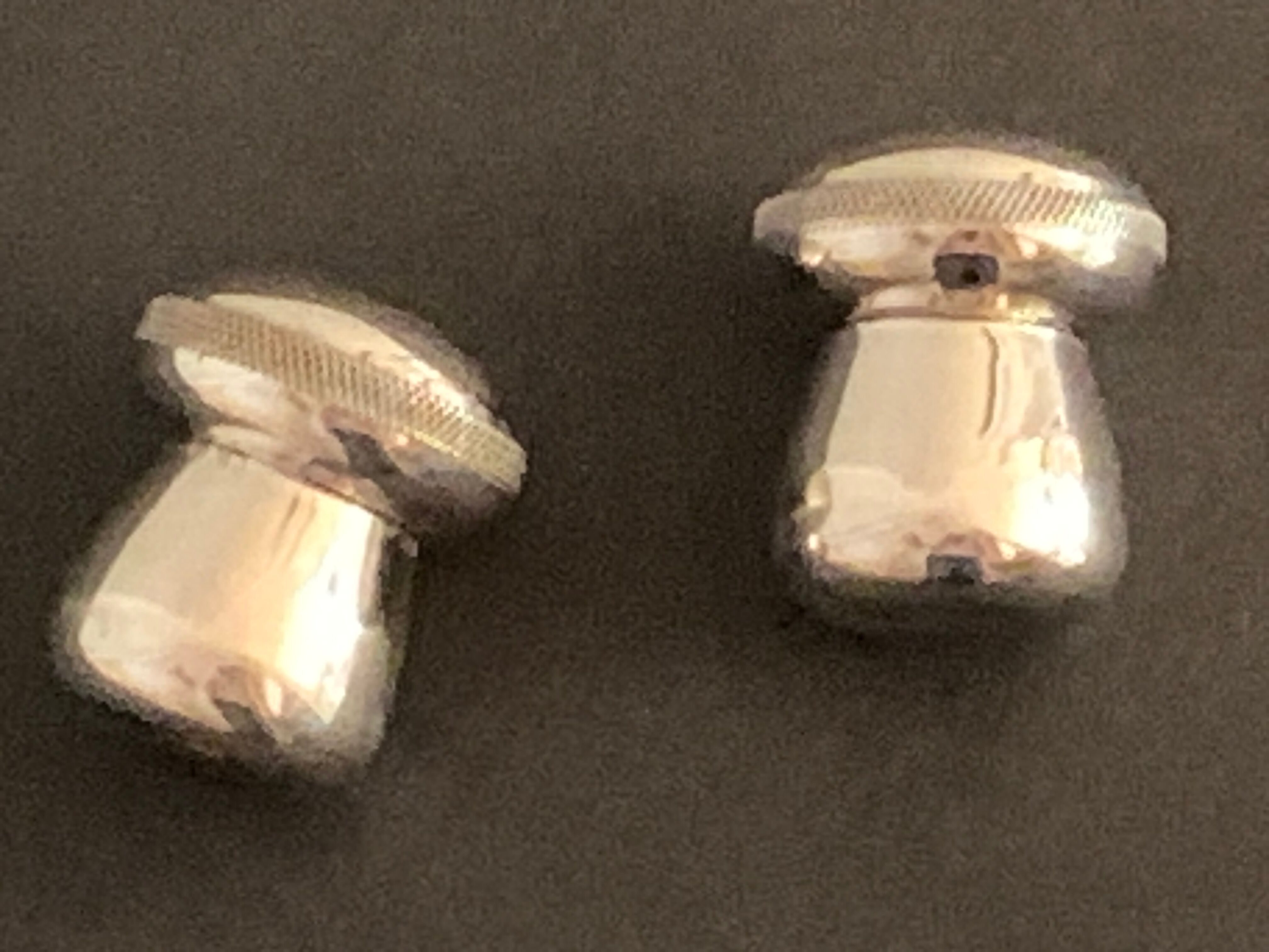 Salt and pepper mushrooms in silver metal Pavilion Christofle