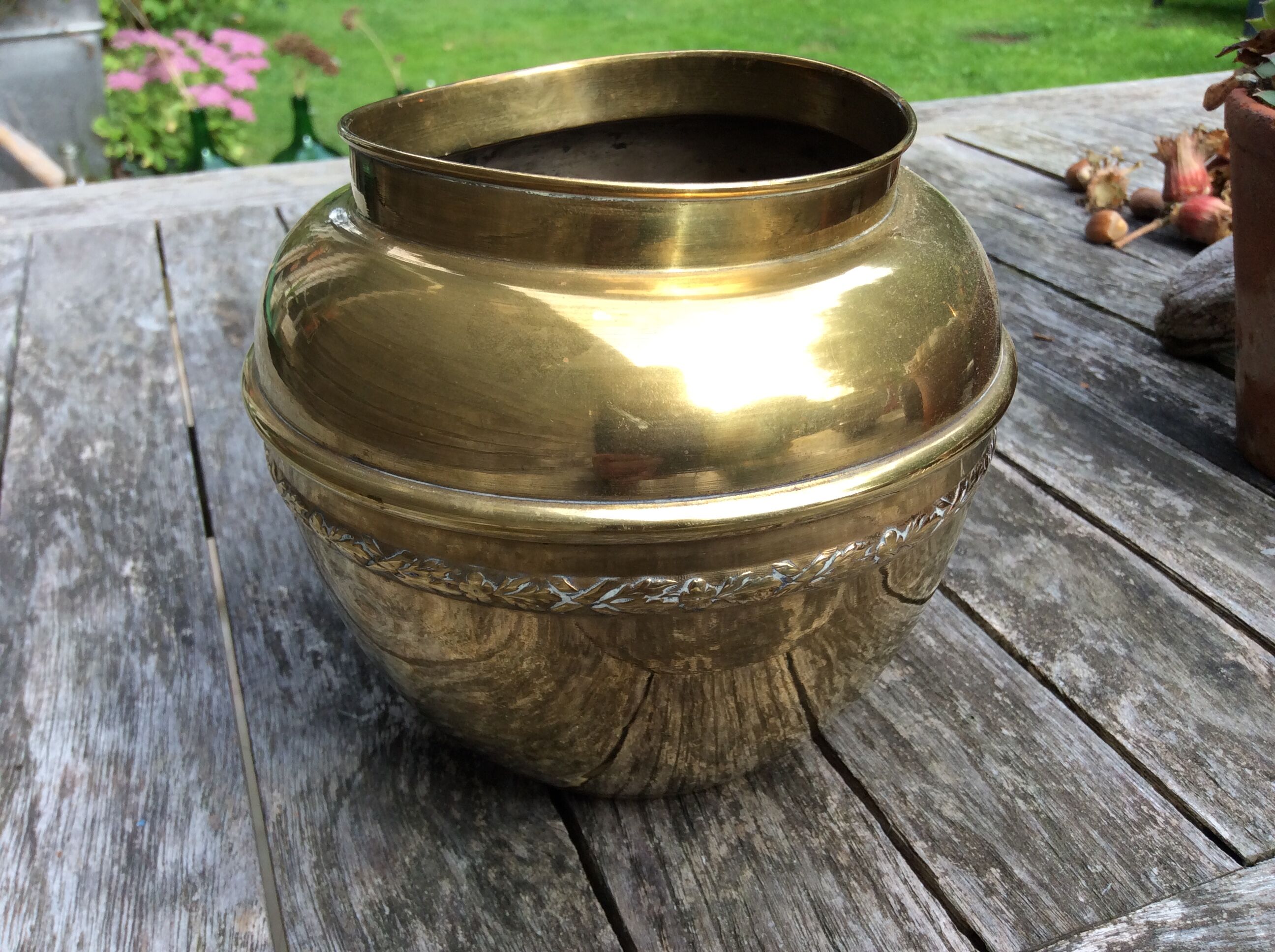 Cache pot en cuivre