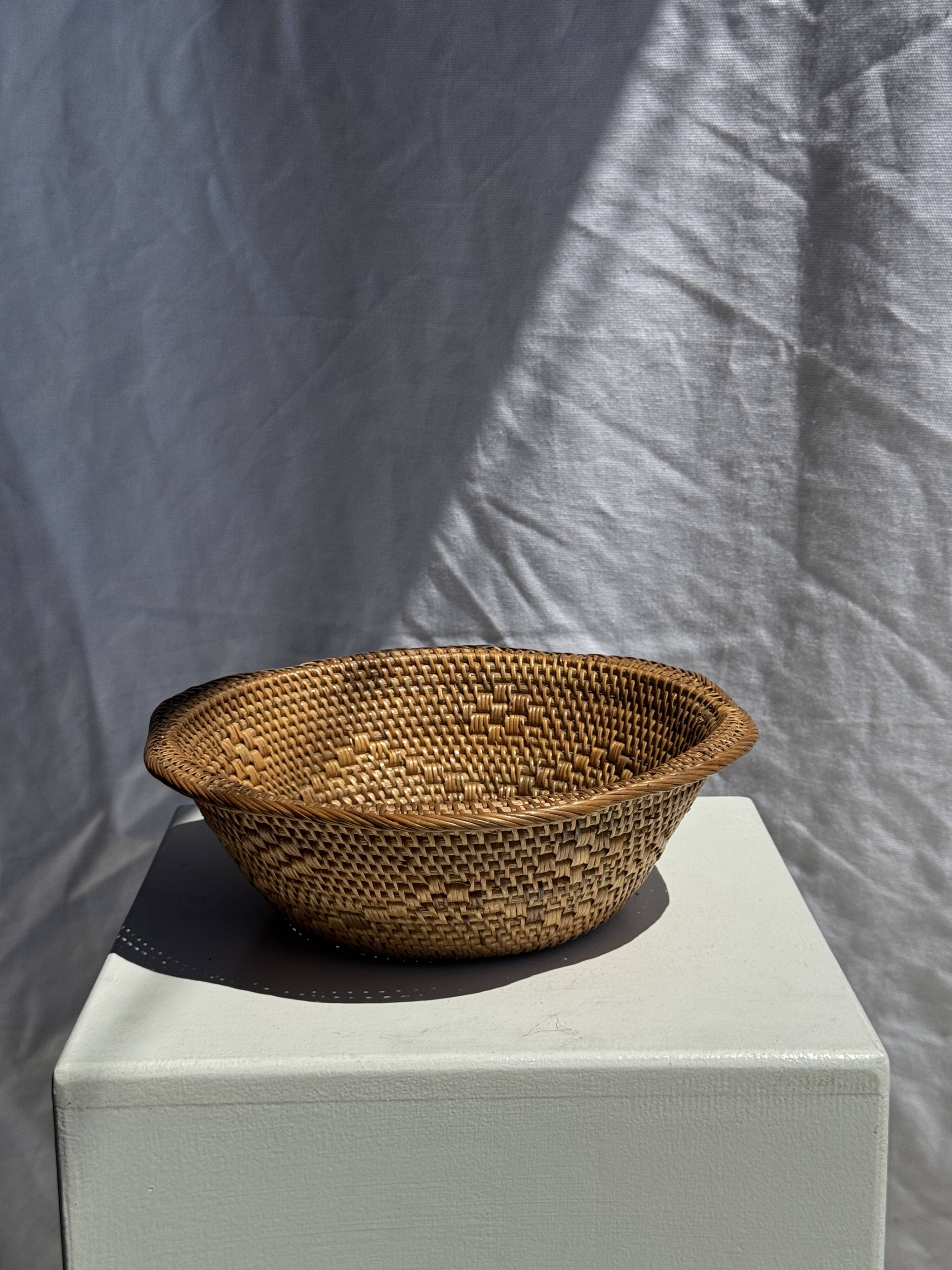 Handcrafted Indonesian rattan flower-shaped basket D26 H8