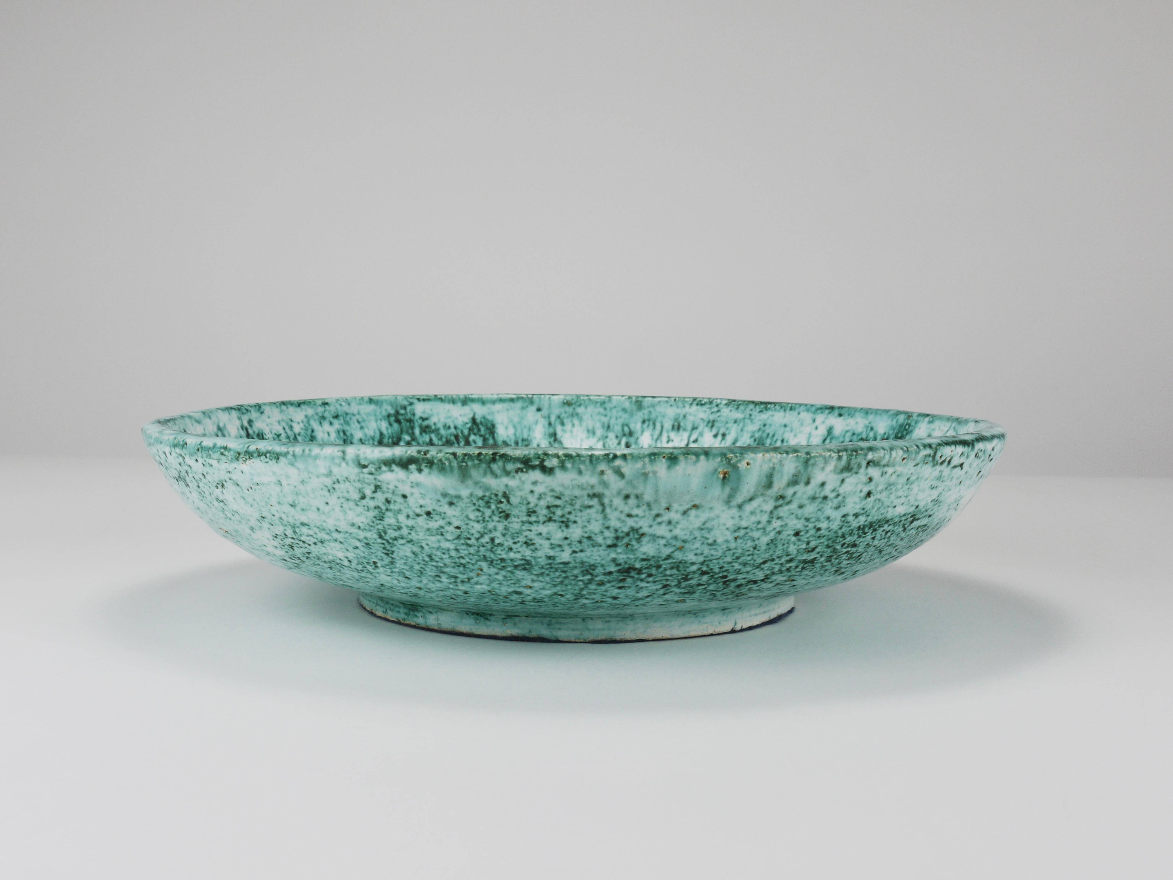 Eva Ruffoni Grand Bol Art Fruitier en Céramique Turquoise, 15 pouces de diamètre, Italie, années 1980