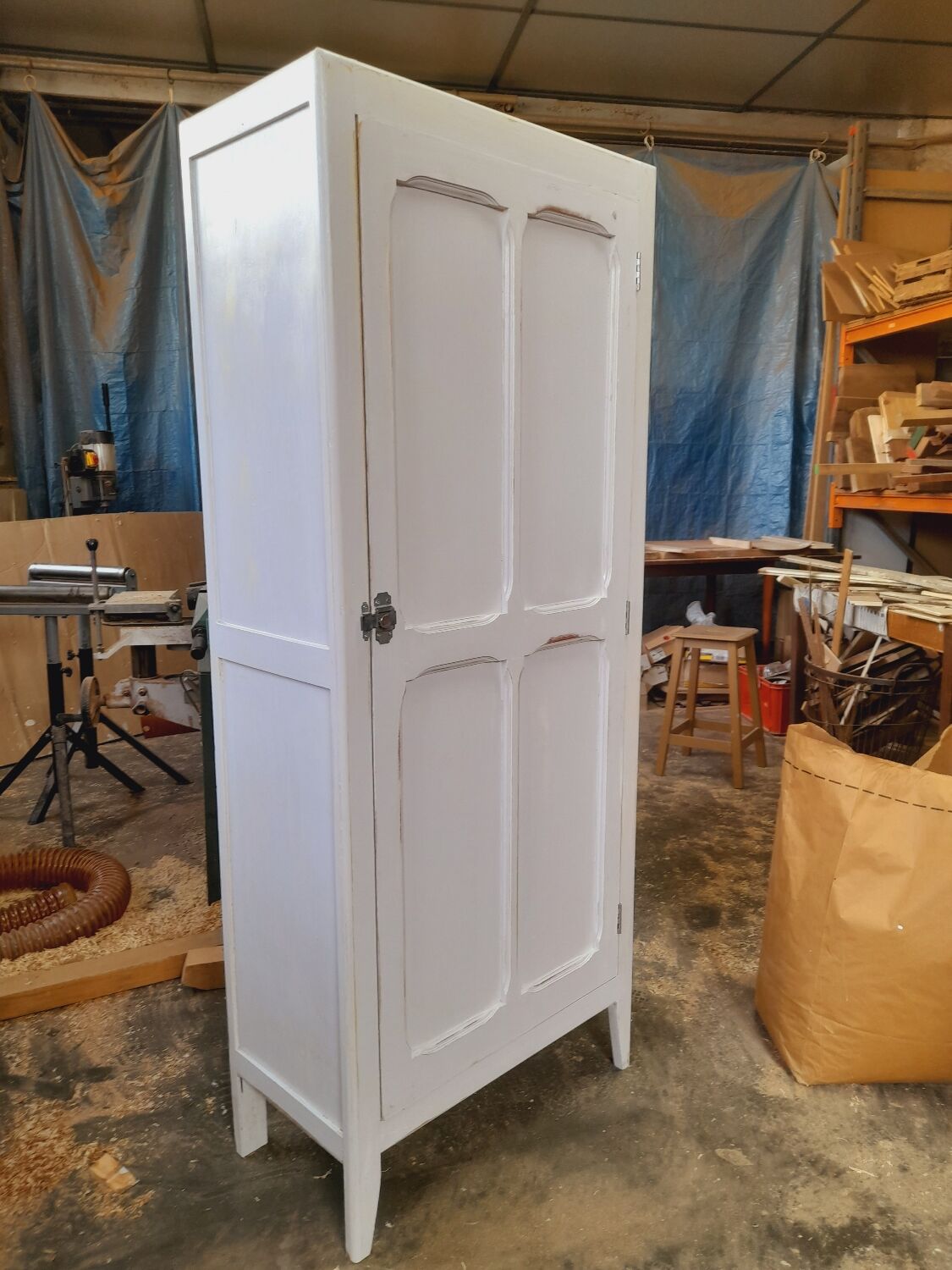 Hosiy cabinet "Parisienne"