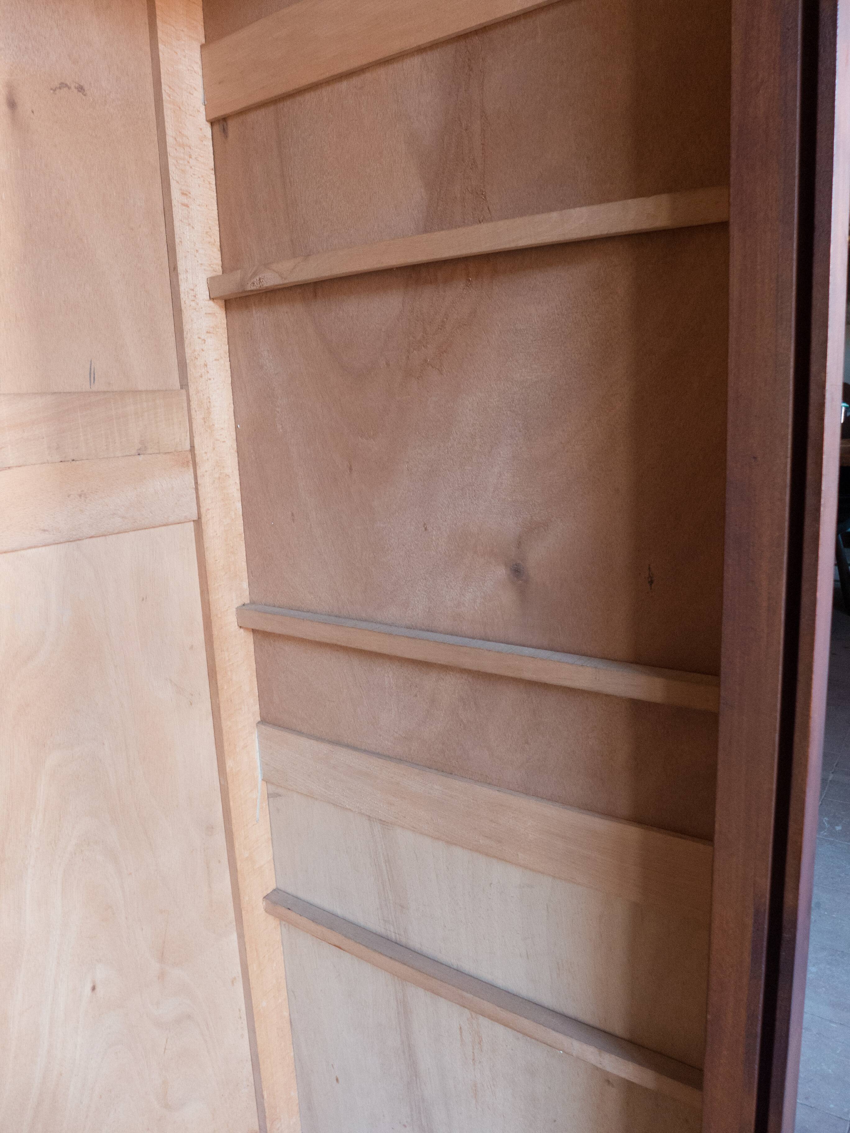 Armoire bois portes coulissantes, armoire bois, meuble de rangement vintage