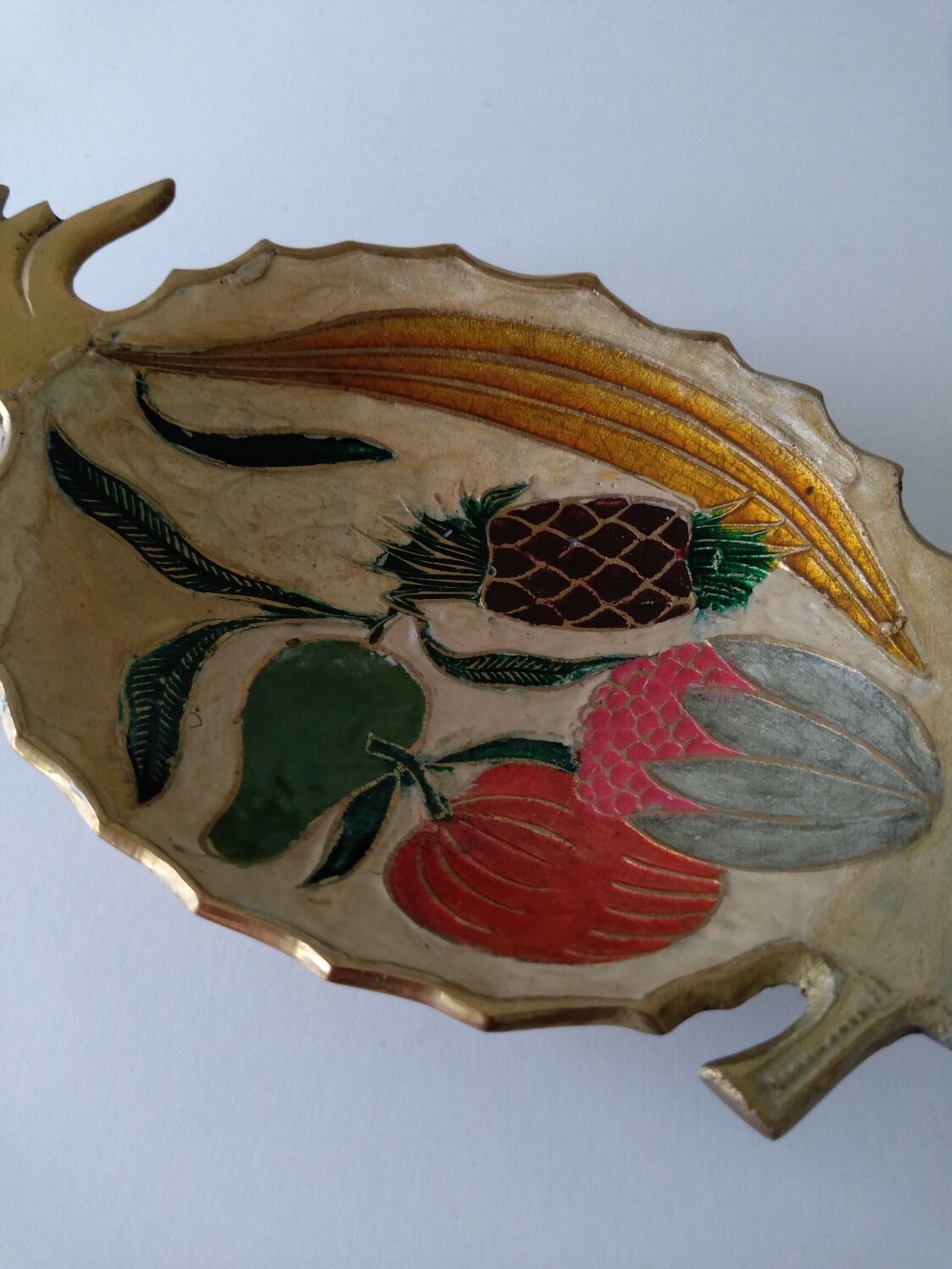 Empty pocket pineapple enamelled brass