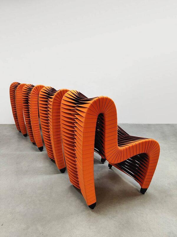 Chaises de salle à manger funky avec ceinture de sécurité, collection Phillips