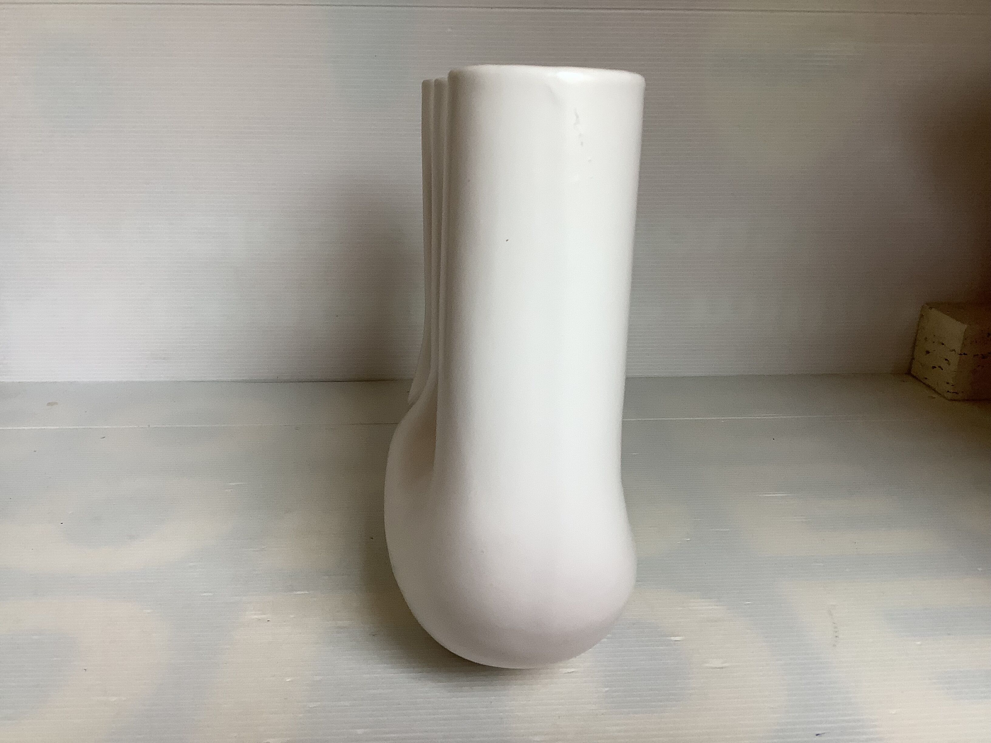 Large white vase in Tamegroute style