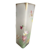 Vase haut et carré, pâte de verre opaque émaillée Legras d'un semis de fuchsia multicolores