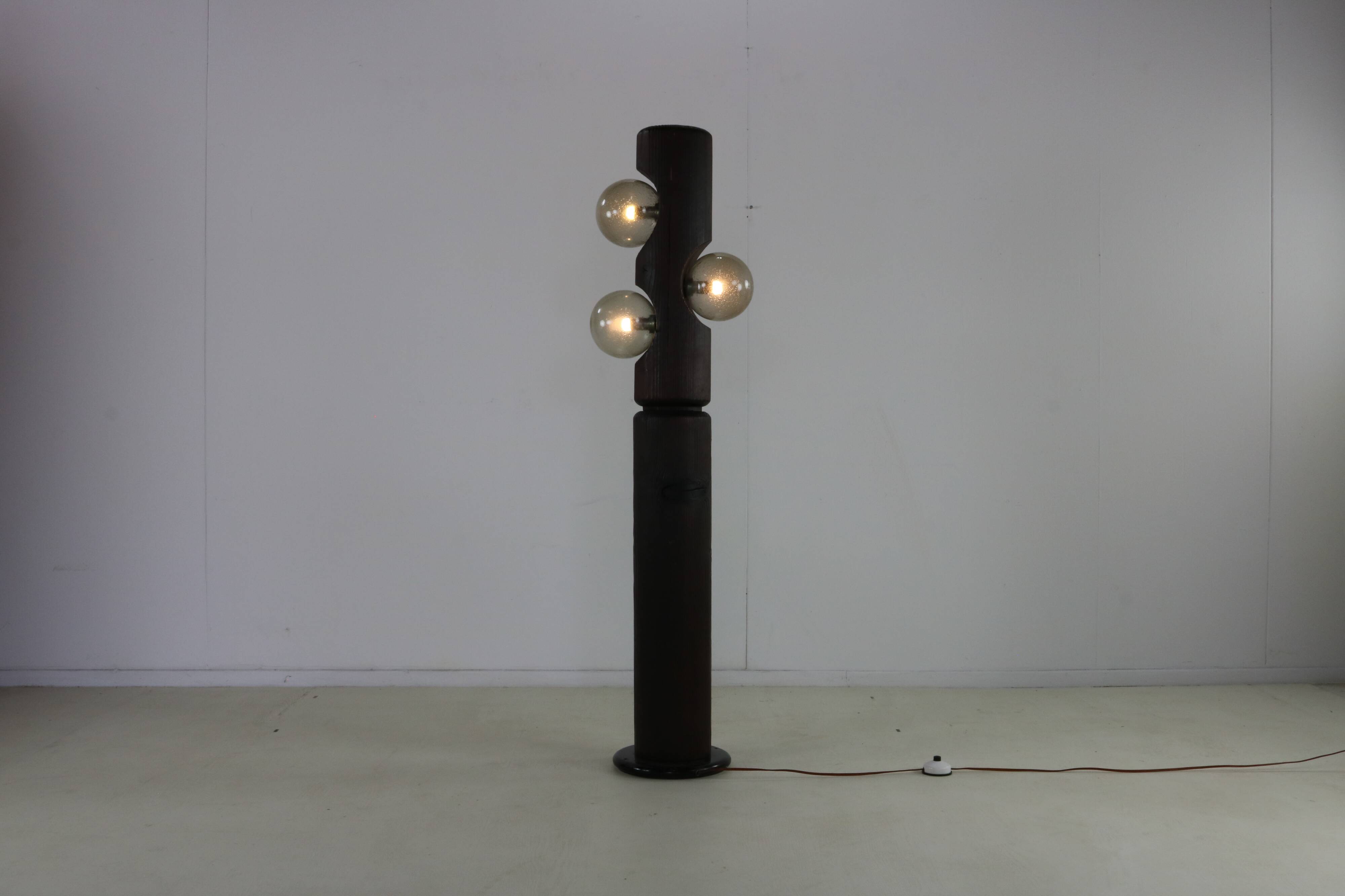 Brutalist design floorlamp
