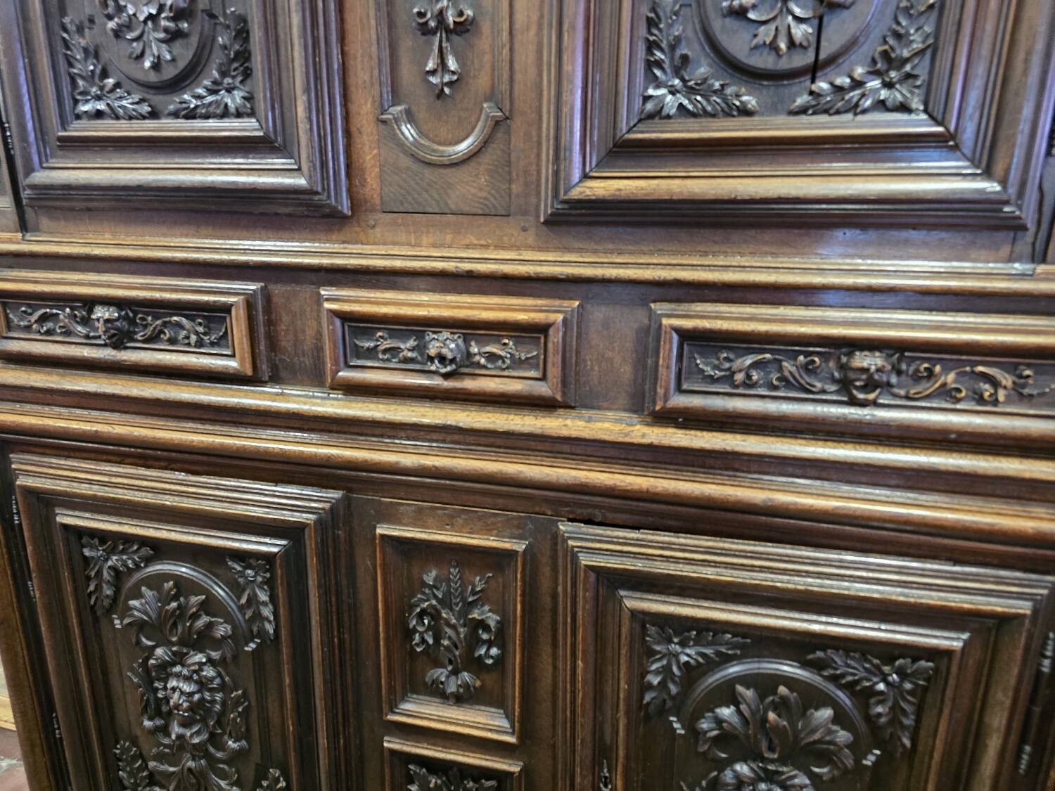 18th century Renaissance 4 door furniture