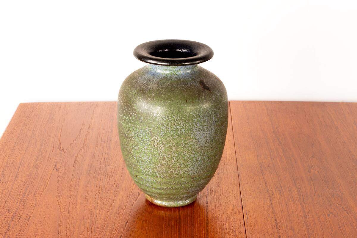 Art Deco vase, in green glazed stoneware, Roger Guérin 1930.