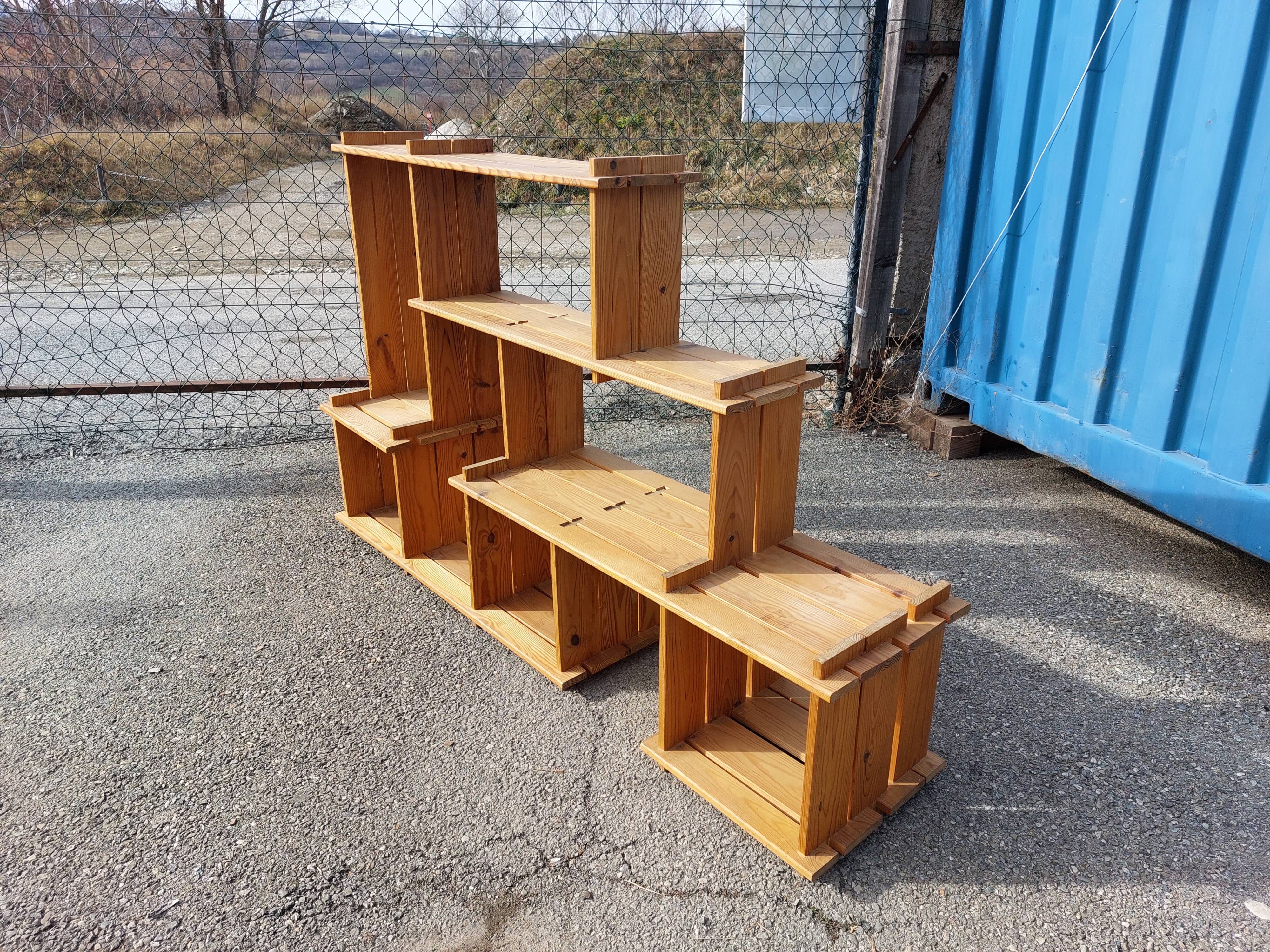 Vintage library and staircase shelf in solid pine - 1980s