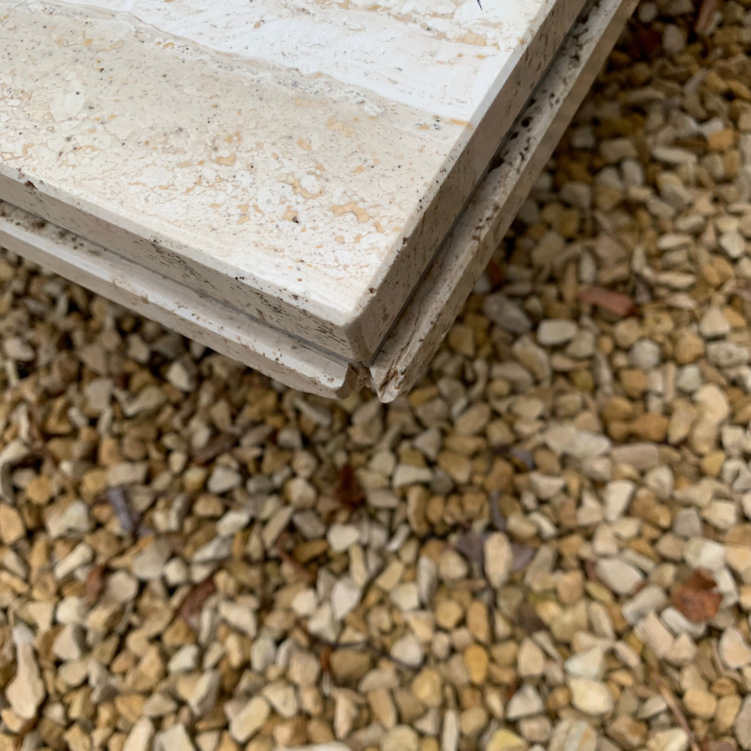 Table basse en travertin 115x115 cm
