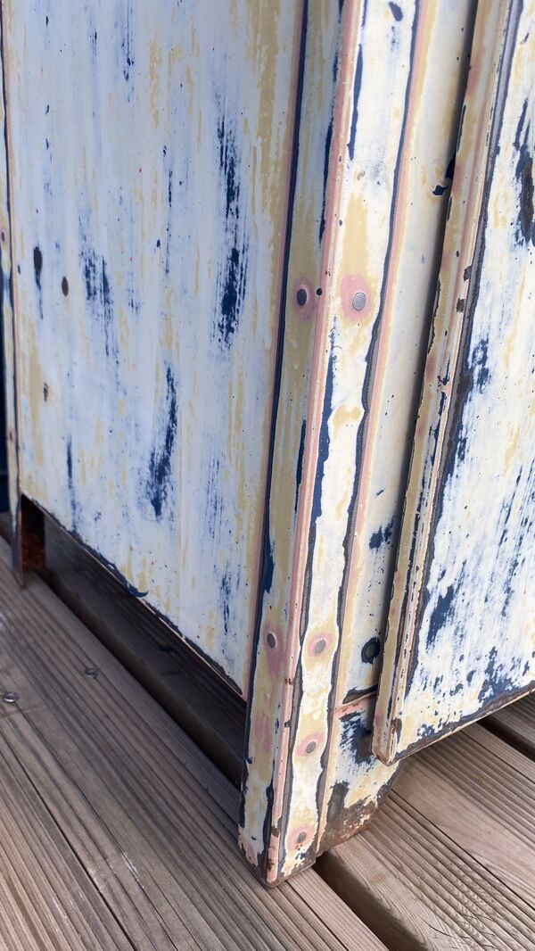 Meuble d'atelier en métal