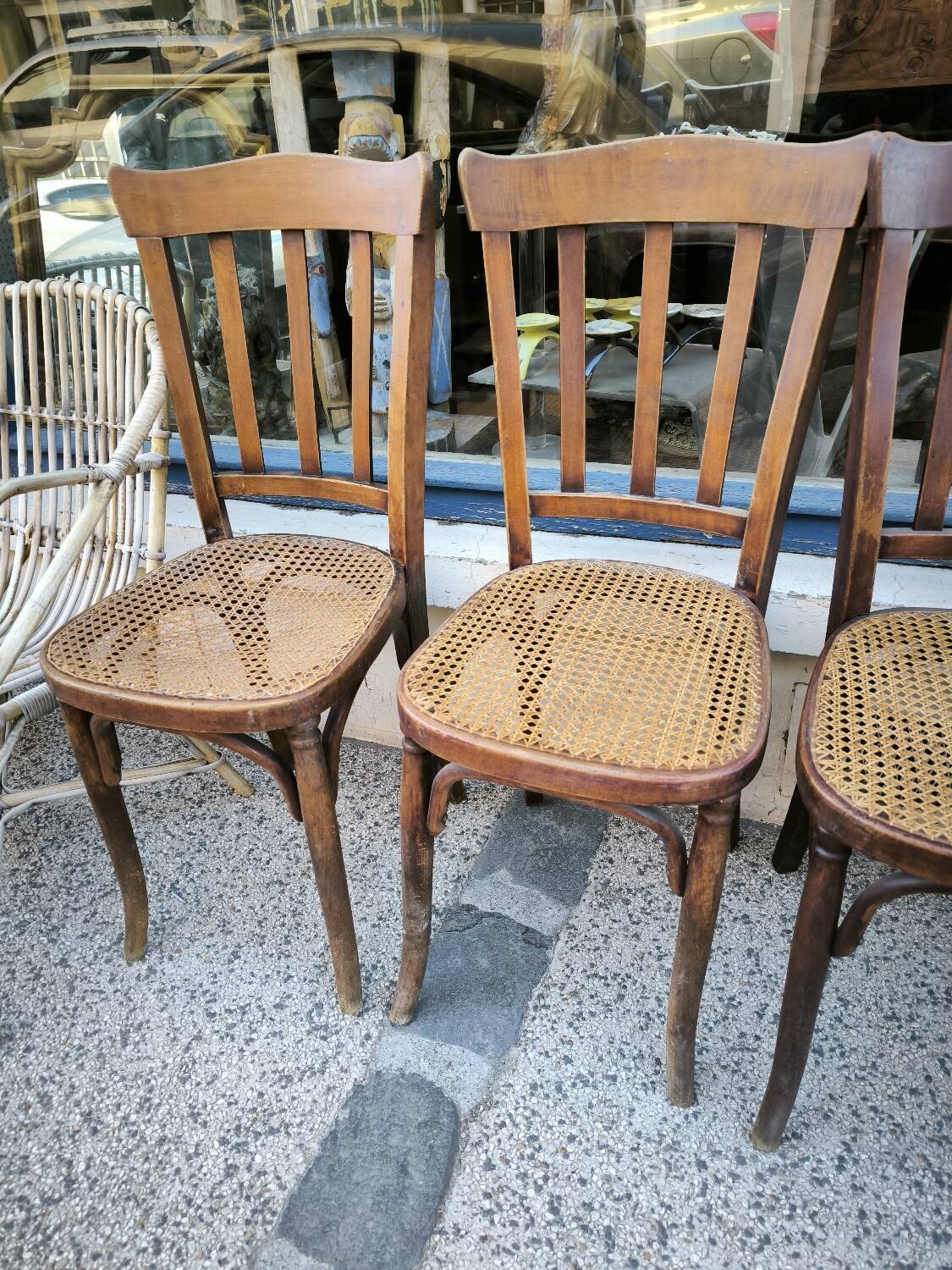 Série de 4 chaises de bistrot cannées vers 1900