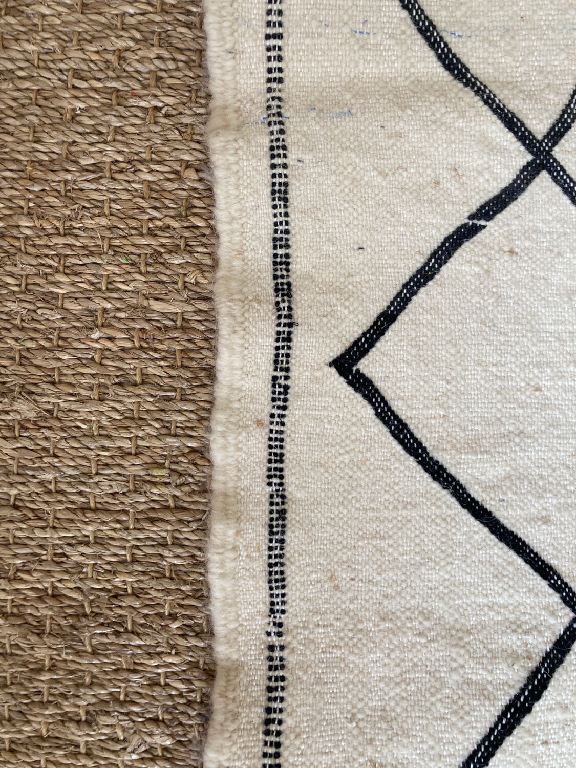 Berber rug 134x108 Azilal in beige ecru Moroccan wool with black diamonds