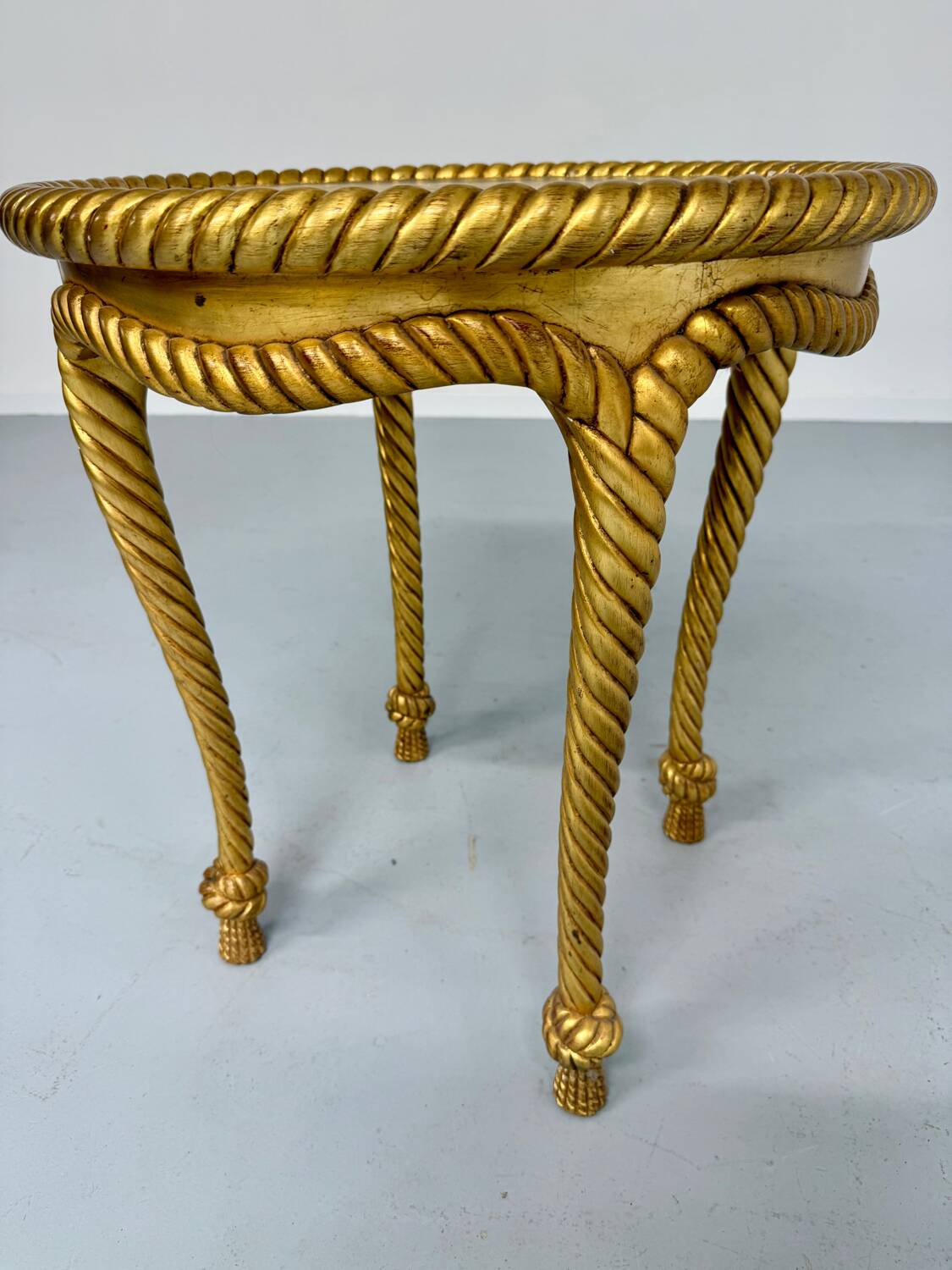 Antique 60s Hollywood Regency gilded and twisted wood table, pedestal table