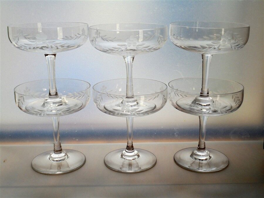 Set of 6 champagne glasses