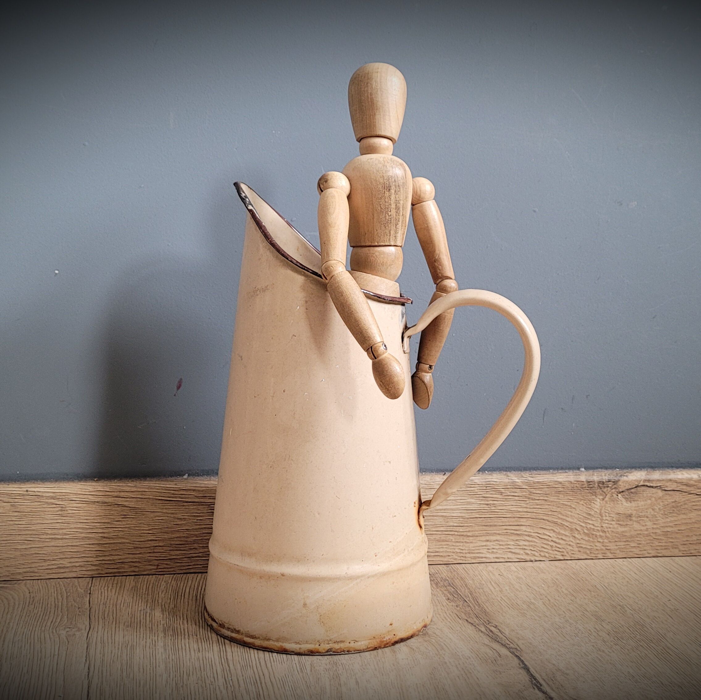 Broc enamelled beige