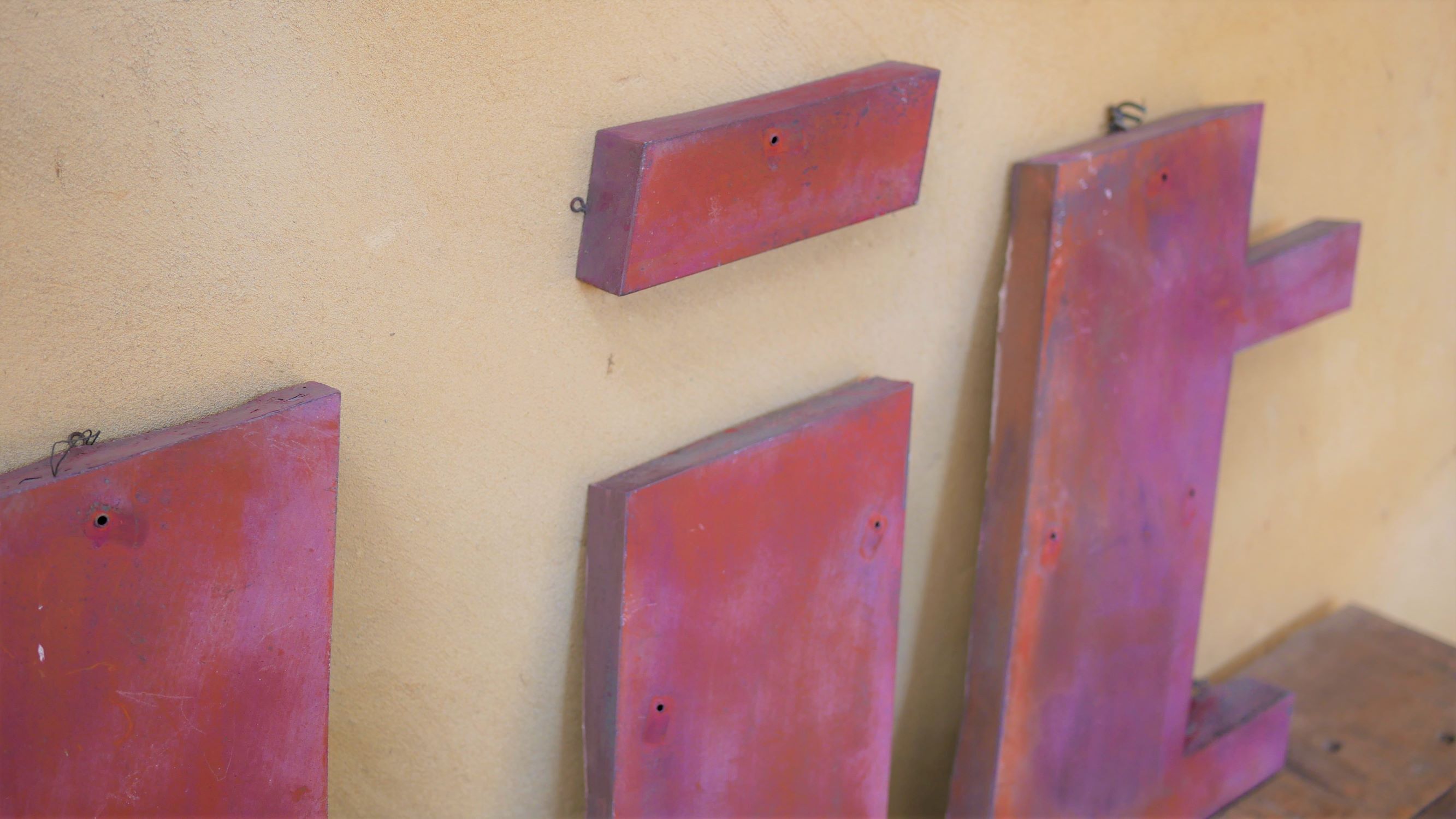 Letter to sign vintage metal "T".