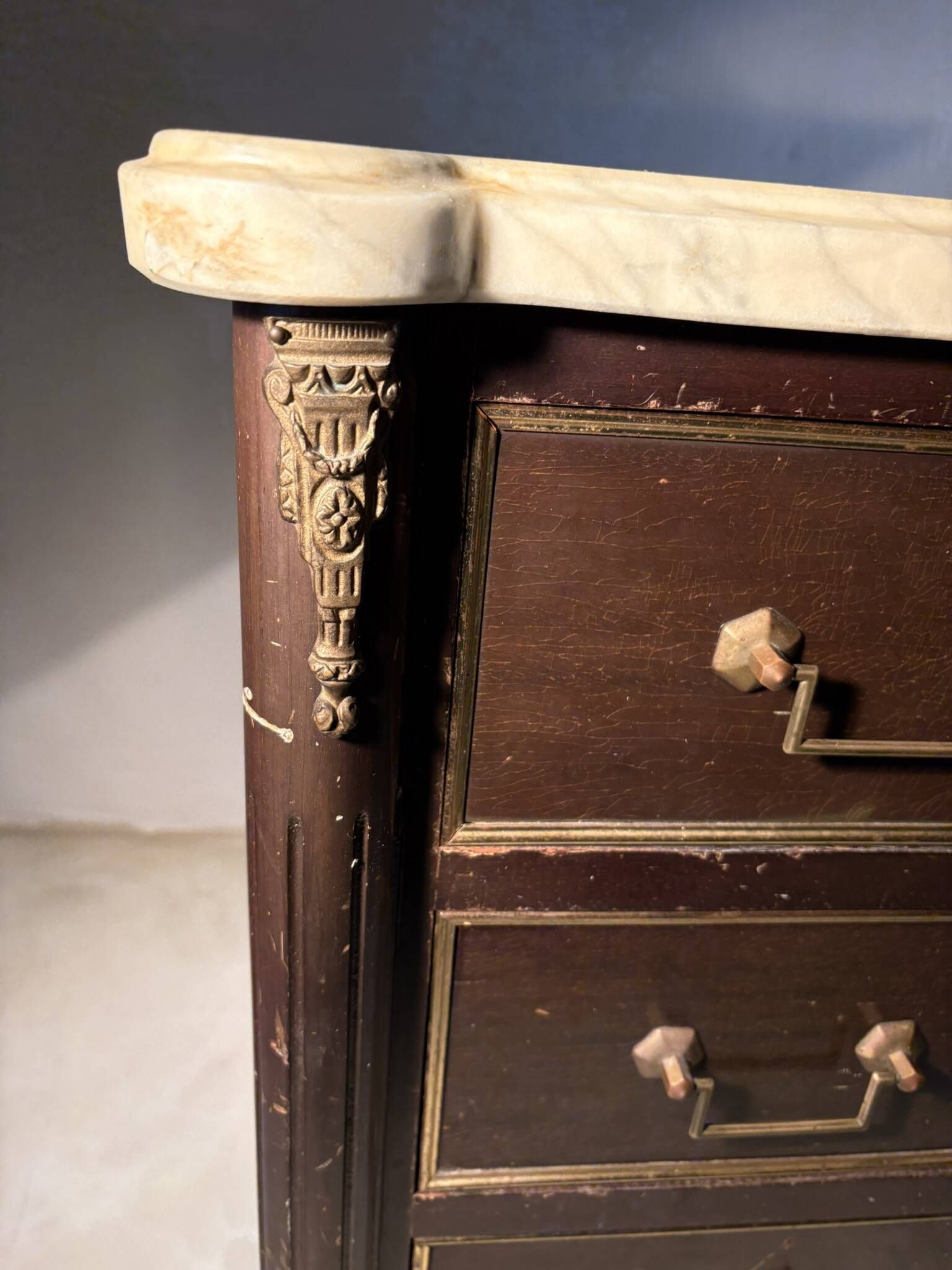 Commode with 3 drawers in Louis XVI style, marble and gilded bronze.