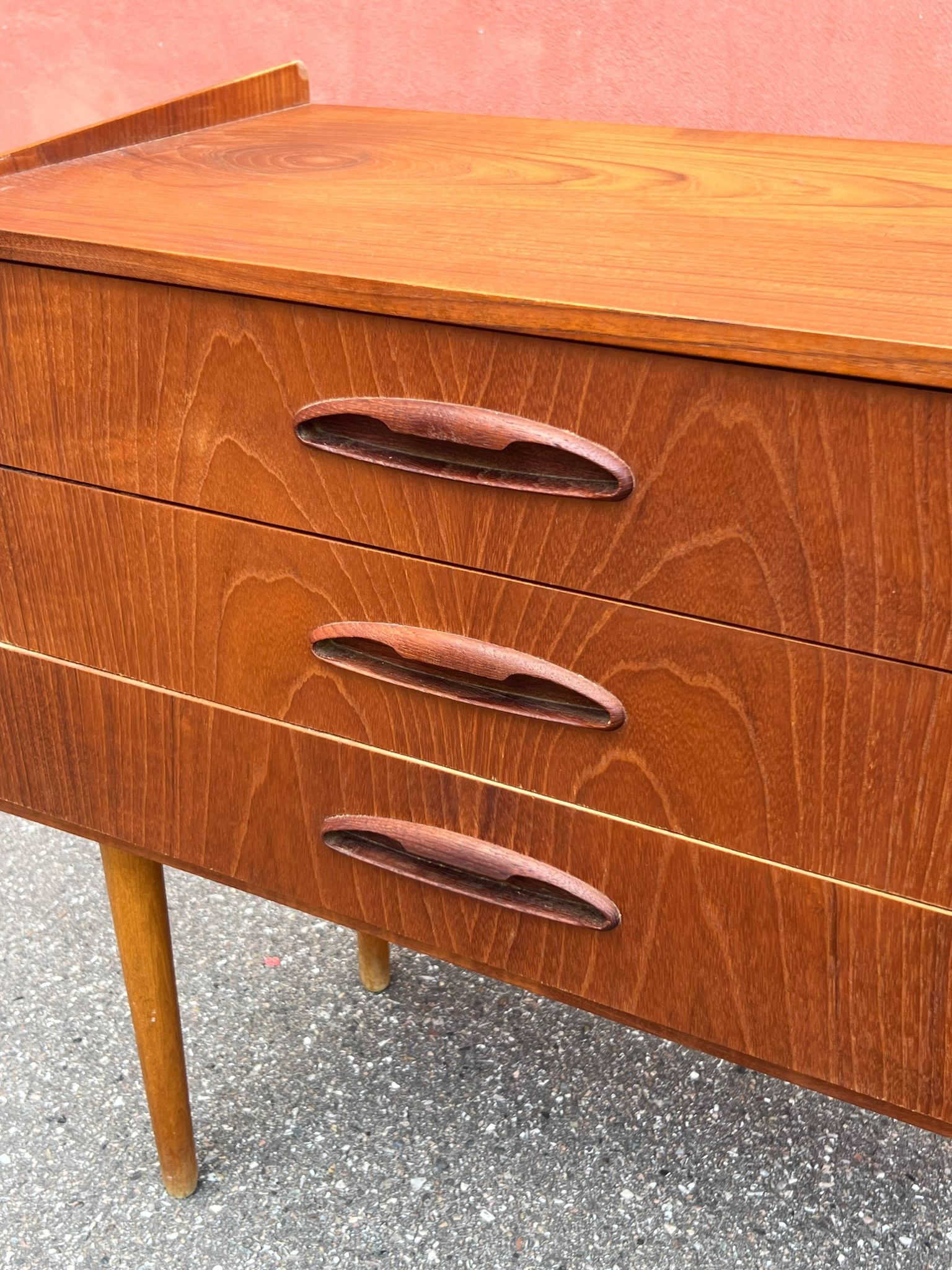 Vintage Danish teak chest of drawers / bedside table, mid-century modern, 1960.
