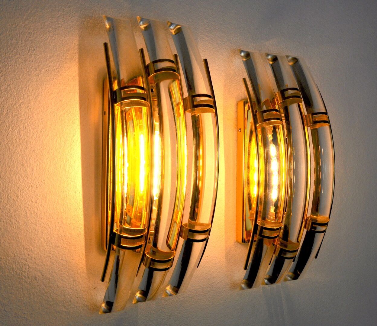 Paired of Venini wall lamps, Murano glass, Italy, 1970