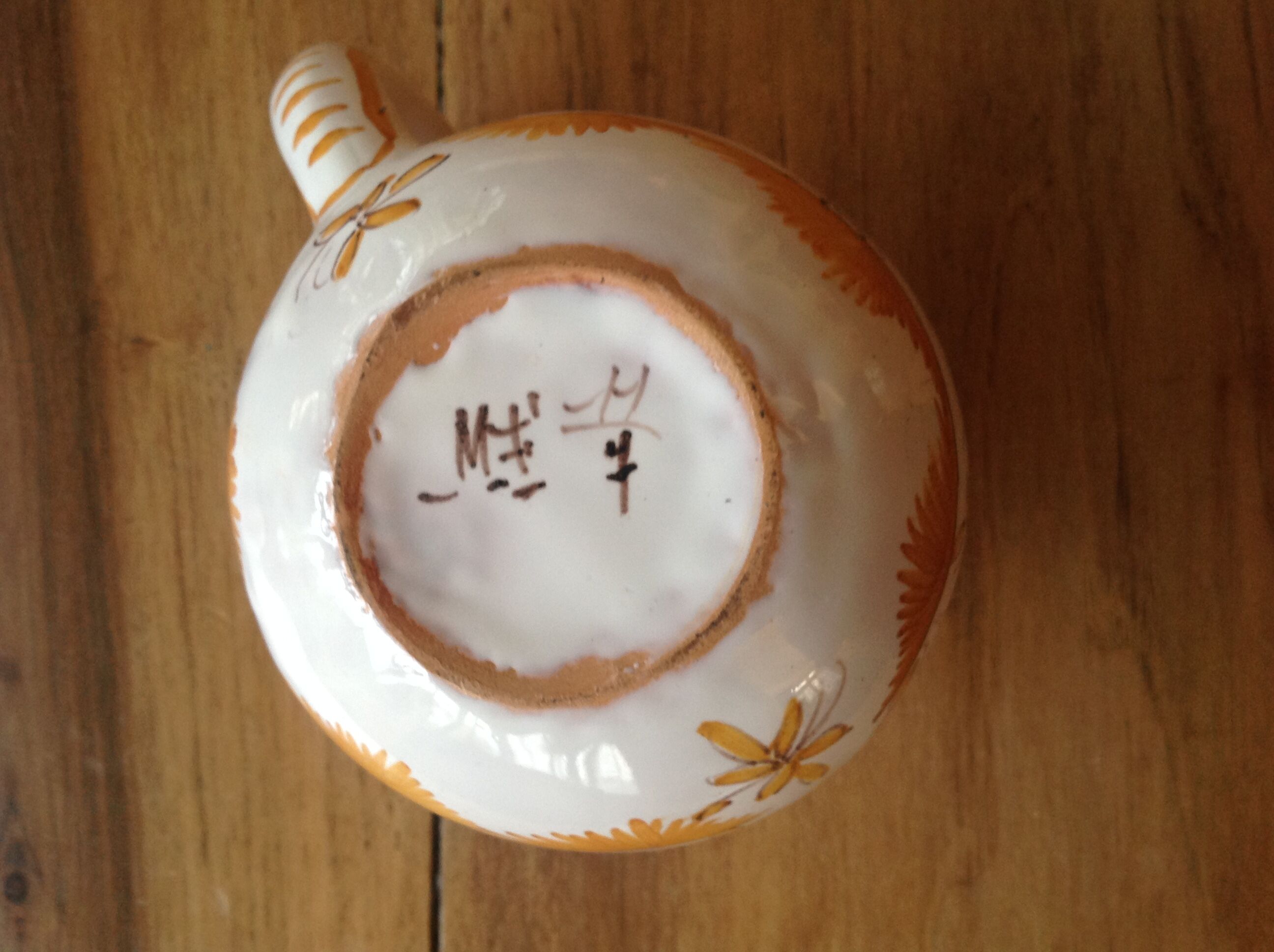 Pot MOUSTIERS Saint Mary signs