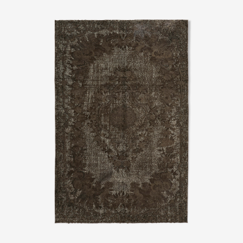 Handmade brown rug hi-low pile oriental 1980s 175 cm x 263 cm