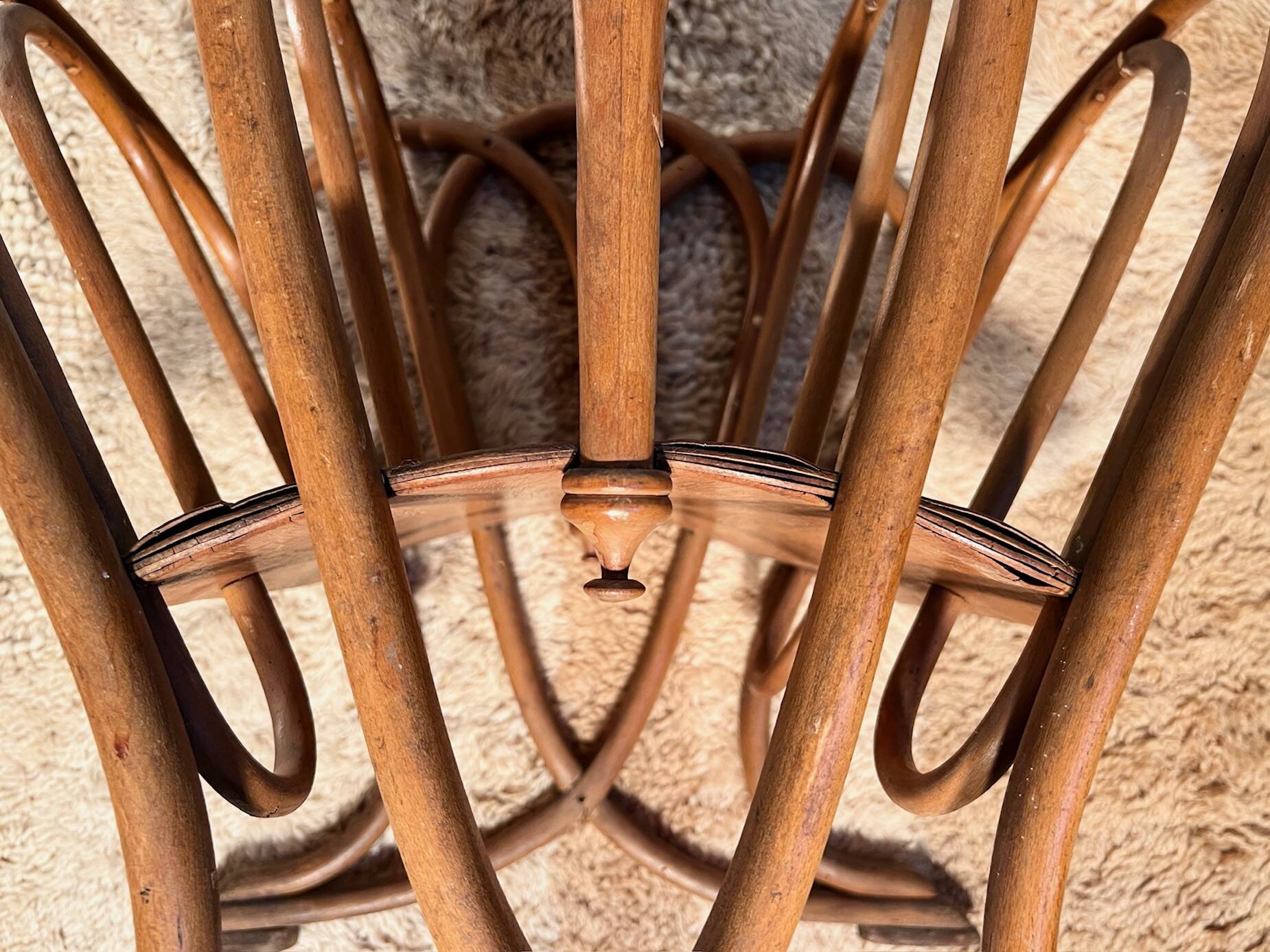 Art Nouveau sheet music or magazine holder, circa 1900, Thonet, turned beech wood