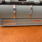 Hermes media 3 typewriter green metallic Mint