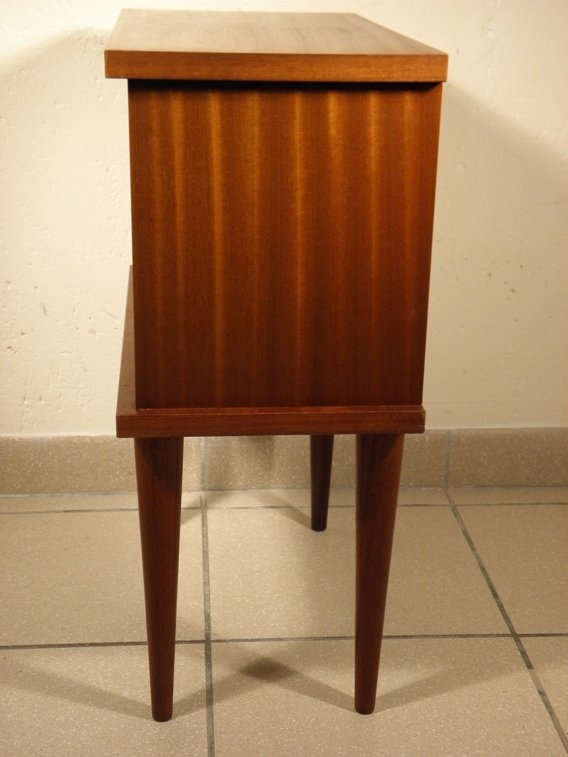 Bedside feet spindles years 60-70