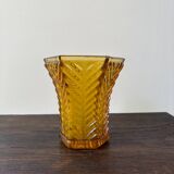 Vase art deco en verre ambré moulé