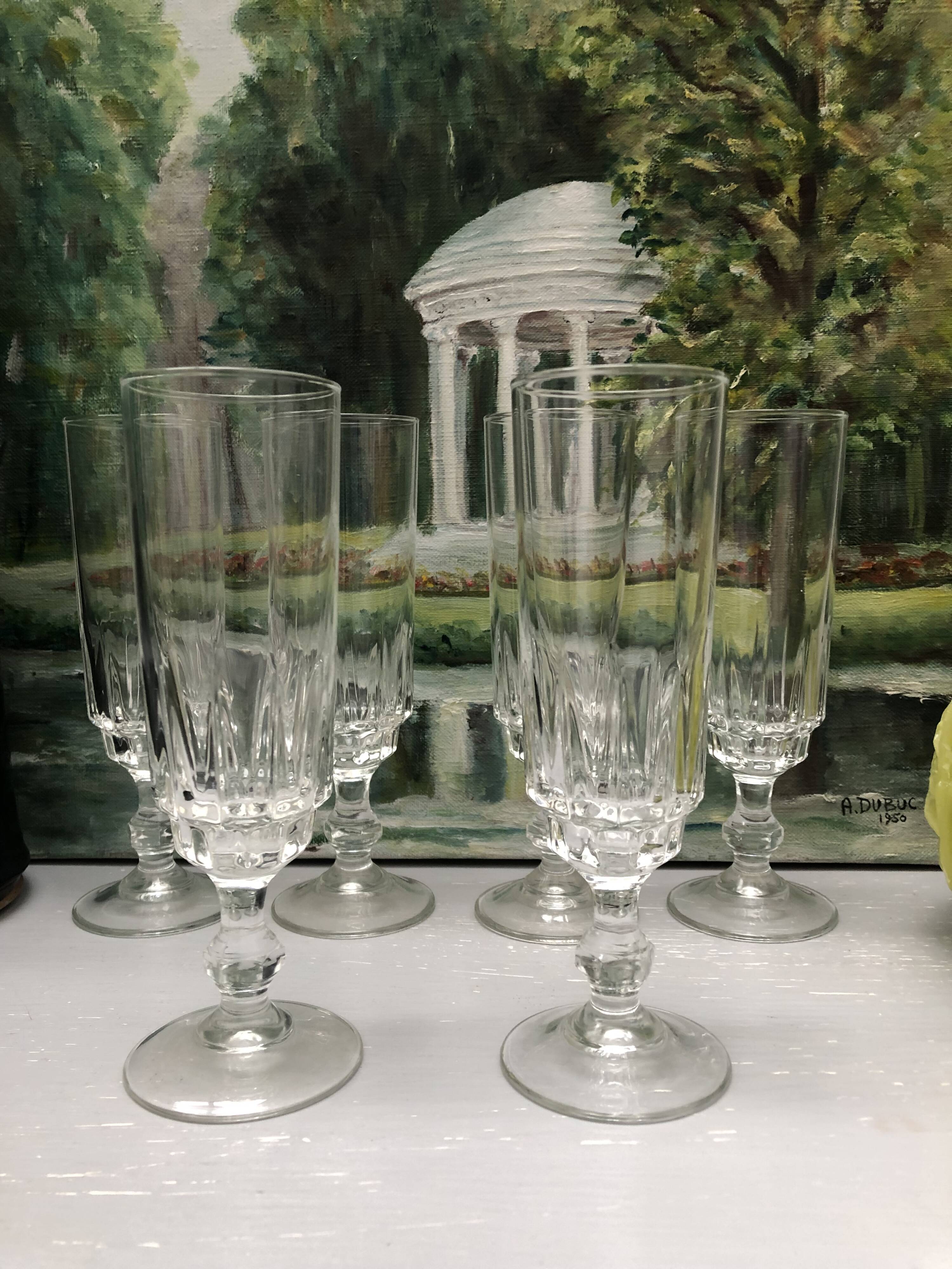 Set of 6 lance model champagne flutes, design made in France from the 1970s.