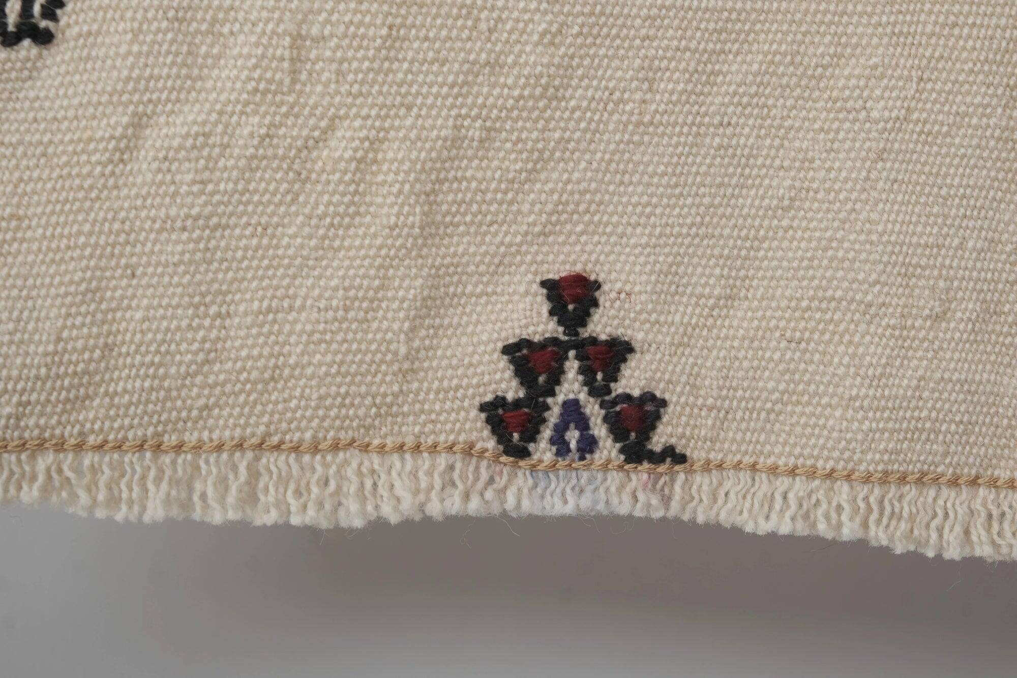 Vintage Turkish kilim, handwoven, 92x210 cm.