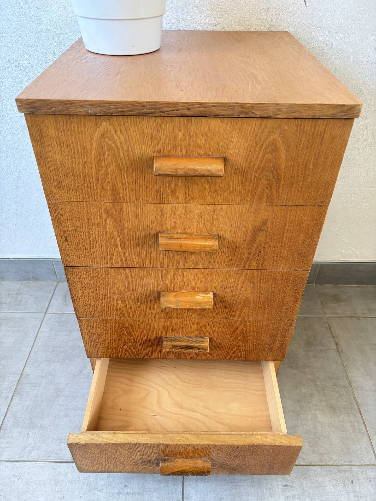 Vintage chest of drawers