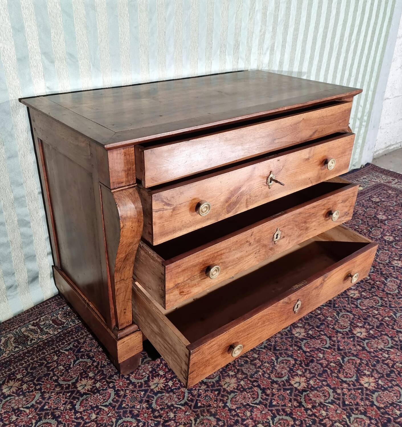 Restoration Walnut Chest of Drawers, 19th Century - Louis Style