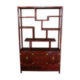 Low sideboard surmounted by bibus shelves in red lacquered wood, China XXth, 120 x 195 cm