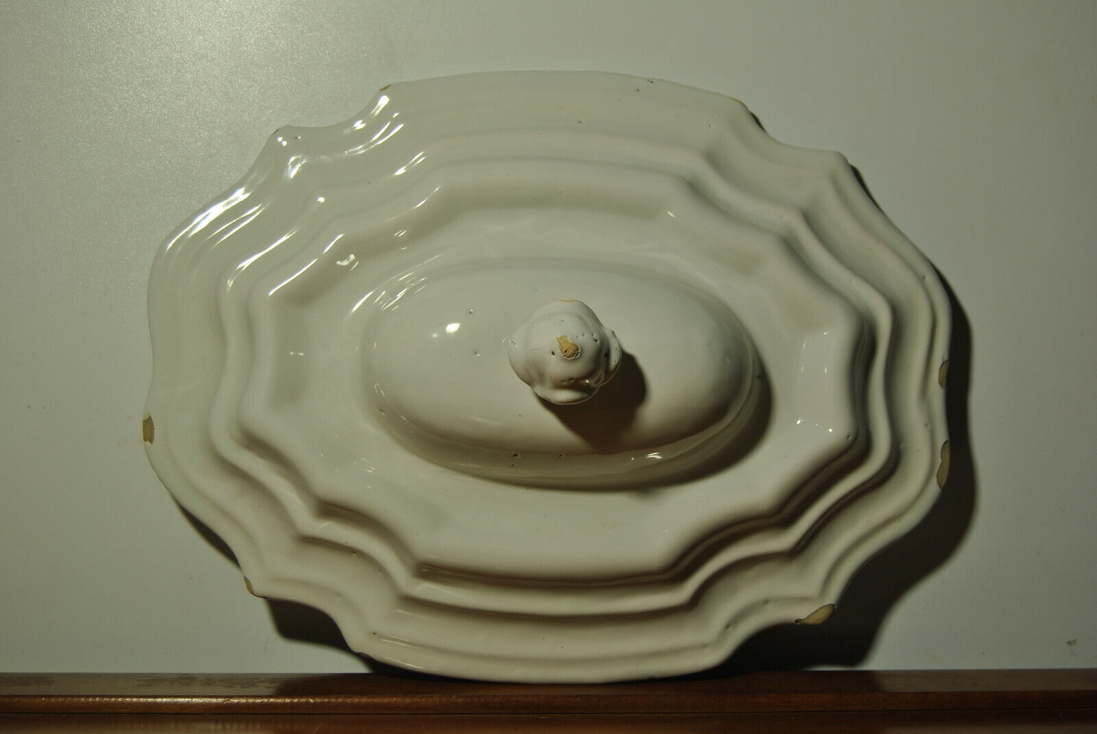 Vegetable soup tureen lid Moustiers 18th century South France