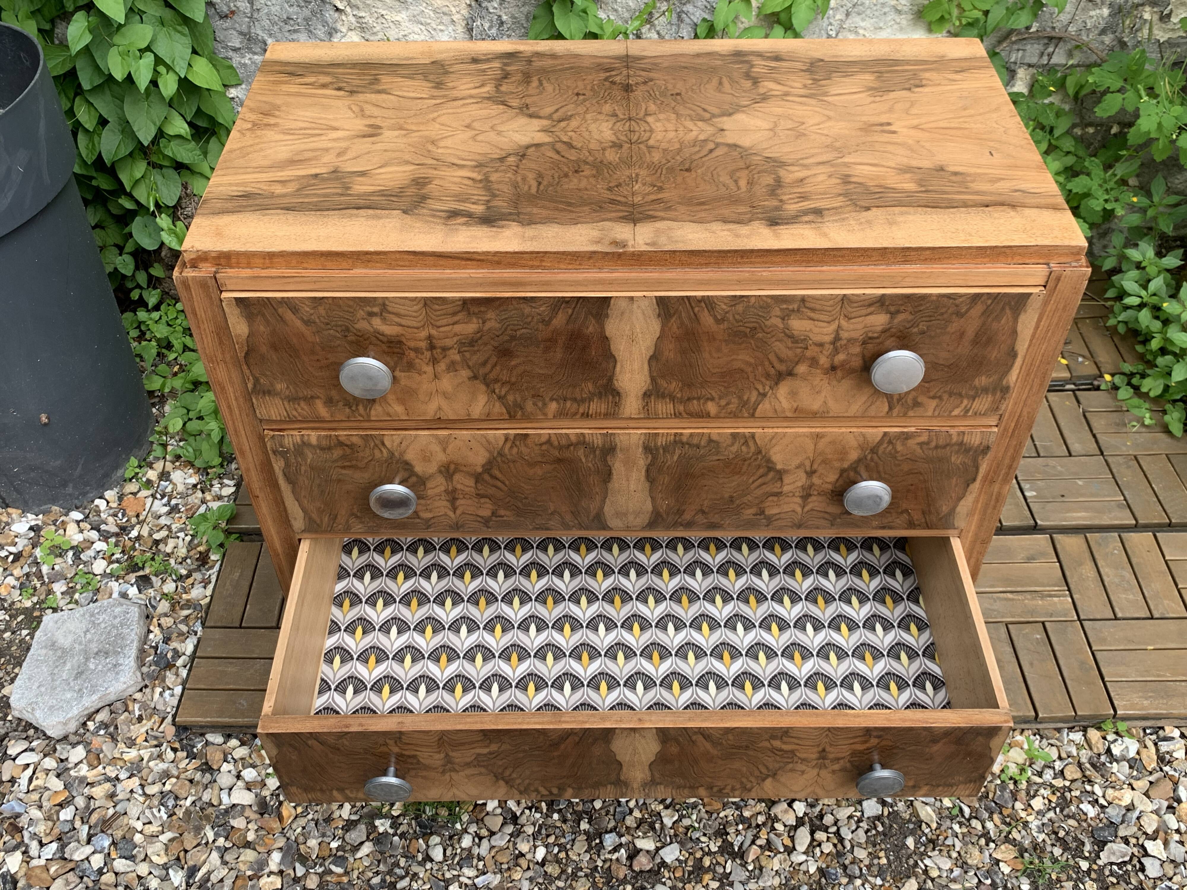 Art Deco chest of drawers in raw walnut burl
