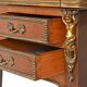 Bureau à cylindre de style Louis XVI en marqueterie