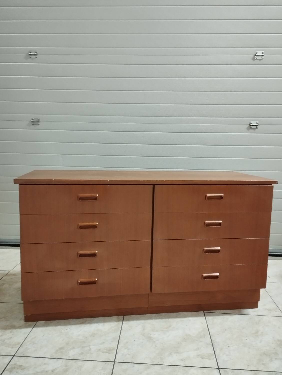 Scandinavian chest of drawers with 8 drawers