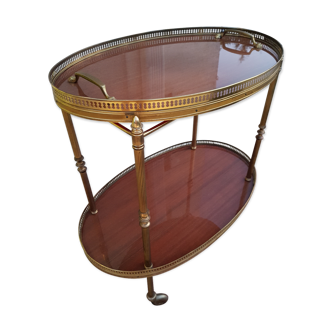 Classic serving table